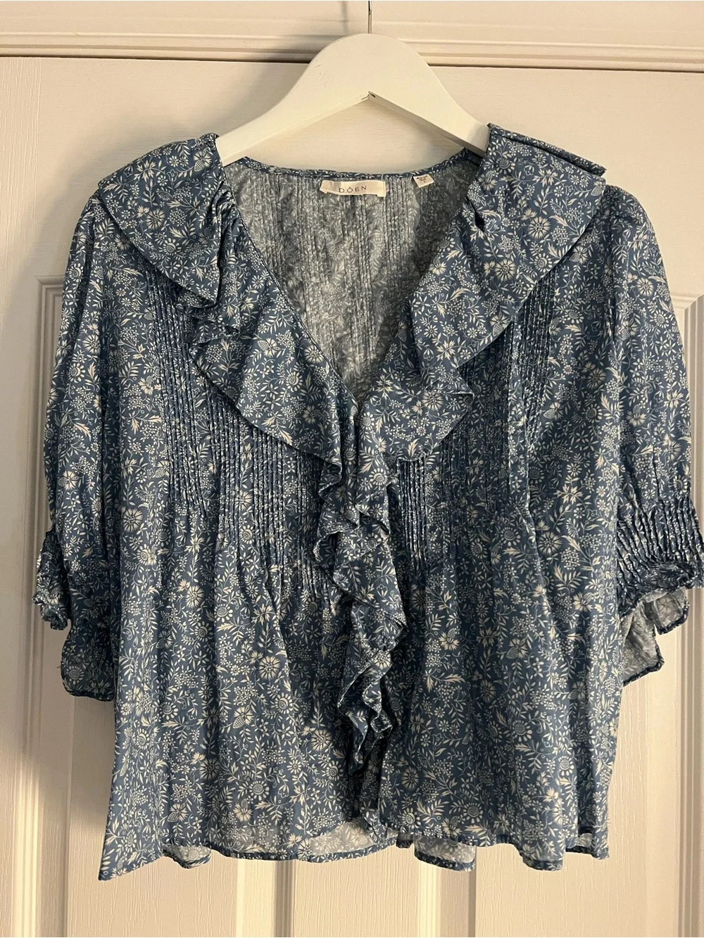 Doen Blue Floral Ruffle V-Neck Blouse